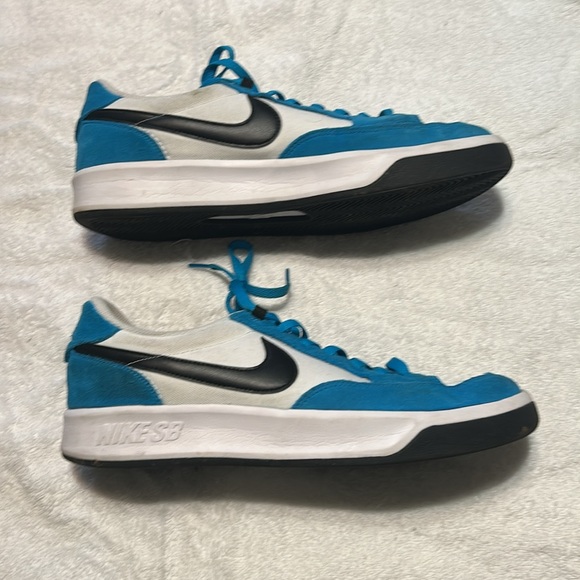 Blue And White Nike Adversary Premiums, size 11 - Picture 3 of 10